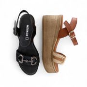 Εικόνα της Δερμάτινες Πλατφόρμες με Ψάθα και Μεταλλική Λεπτομέρεια