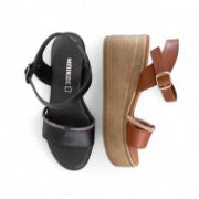 Εικόνα της Δερμάτινες Πλατφόρμες με Φάσα και Στρας