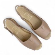 Εικόνα της Δερμάτινα Ανατομικά Πέδιλα με Φάσα και Λουράκι στη Φτέρνα