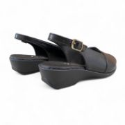 Εικόνα της Δερμάτινα Ανατομικά Πέδιλα με Φάσα και Λουράκι στη Φτέρνα