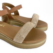 Εικόνα της Σανδάλια δερμάτινα flatform με φάσα από στρας