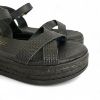 Εικόνα της Σανδάλια δερμάτινα flatform με ανάγλυφα χιαστί λουράκια