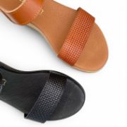 Εικόνα της Δερμάτινα Σανδάλια με Αυτοκόλλητο Κούμπωμα και Φάσα