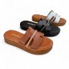 Εικόνα της Δερμάτινη παντόφλα flatform με φαρδιά φάσα και στρας