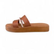 Εικόνα της Δερμάτινες παντόφλες flatform με φαρδιά φάσα και στρας