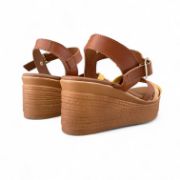 Εικόνα της Δερμάτινες Πλατφόρμες με Λεπτά Λουράκια Κίτρινο