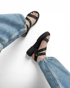 Εικόνα της Δερμάτινα Σανδάλια Δίσολα Flatforms με Λοξό Λουρί