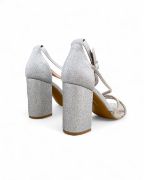 Εικόνα της Ασημί Πέδιλα με Λεπτά Λουράκια από Στρας και Γκλίτερ