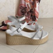 Εικόνα της Δερμάτινες Πλατφόρμες με Στρας Λευκό