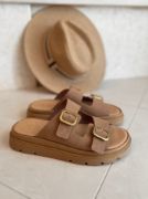 Εικόνα της Παντόφλες με Ρυθμιζόμενα Λουριά και Αγκράφες