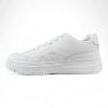 Sneakers σε όλο λευκό χρώμα από δερματίνη με κορδόνια πλάγια εσωτερική όψη σε λευκό φόντο.
