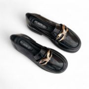 Εικόνα της Λουστρίνι Loafers με Χρυσό Μεταλλικό Διακοσμητικό