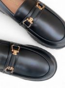 Εικόνα της Loafers με μεταλλικό στοιχείο