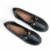 Εικόνα της Loafers με μεταλλικό στοιχείο