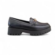 Εικόνα της Loafers με μεταλλικό στοιχείο