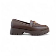 Εικόνα της Loafers με μεταλλικό στοιχείο