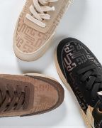 Εικόνα της Sneakers με συνδυασμό υλικών και χρωμάτων