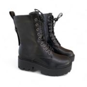 Εικόνα της Μποτάκια Αρβυλάκια με τρακτερωτή σόλα και μεταλλικό διακοσμητικό