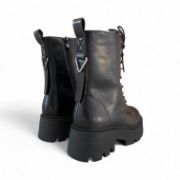 Εικόνα της Μποτάκια Αρβυλάκια με τρακτερωτή σόλα και μεταλλικό διακοσμητικό