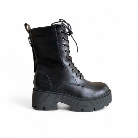 Εικόνα της Μποτάκια Αρβυλάκια με τρακτερωτή σόλα και μεταλλικό διακοσμητικό