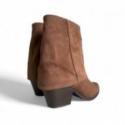 Εικόνα της Μποτάκια καστόρ με τακούνι και αναδιπλούμενη φάσα