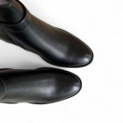 Εικόνα της Μποτάκια με Χαμηλό Τακούνι Λουράκι και Αγκράφα