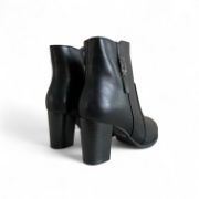 Εικόνα της Μποτάκια με χοντρό τακούνι και διακοσμητική τόκα