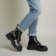 Εικόνα της Μποτάκια παιδικά λουστρίνι με φερμουάρ και κορδόνια για κορίτσια