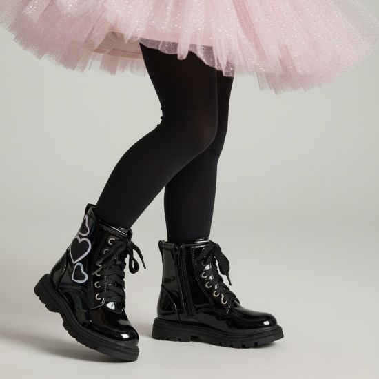 Εικόνα της Μποτάκια παιδικά λουστρίνι με καρδούλες φερμουάρ και κορδόνια για κορίτσια