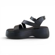 Εικόνα της Δερμάτινες Πλατφόρμες Flatforms με Λοξό Λουρί Μαύρο