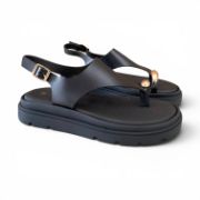 Εικόνα της Σανδάλια Flatforms με Δάχτυλο και Χρυσό Διακοσμητικό Μαύρο